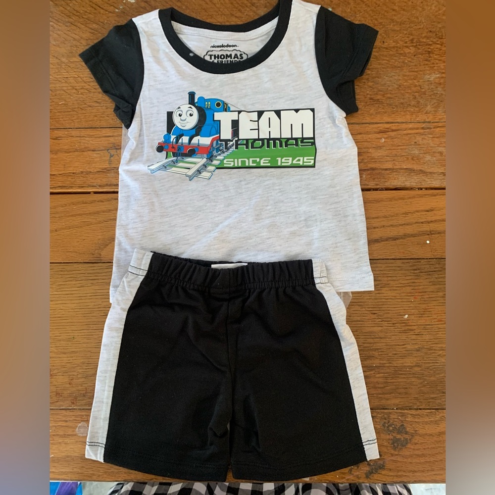 NEW Thomas & Friends T-Shirt and Shorts Outfit Set READ 18m&12m